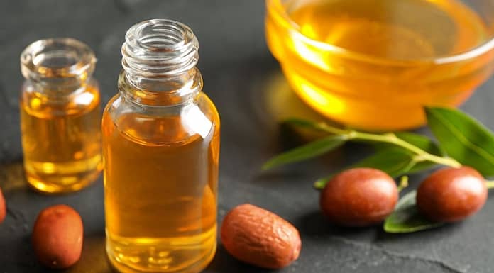 Is Jojoba Oil Good For Eyelashes