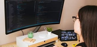 How to Choose a Monitor for Freelance Work