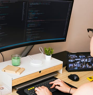 How to Choose a Monitor for Freelance Work: A No-BS Guide for 2025 How to Choose a Monitor for Freelance Work