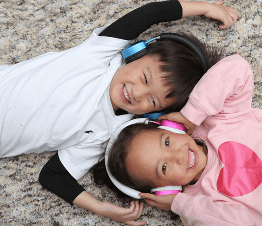 Are Wireless Headphones Safe For Kids and Tweens Thedevline 1