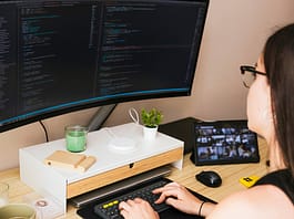 How to Choose a Monitor for Freelance Work: A No-BS Guide for 2025 How to Choose a Monitor for Freelance Work
