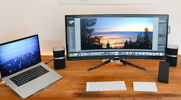 Top 10 Best Ultrawide Monitors for MacBook Pro (Review)