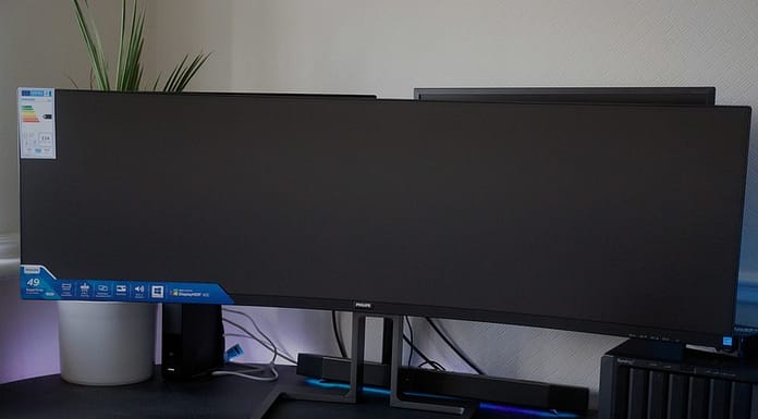 Philips Brilliance 499P9H 49-Inch Monitor Review Philips Brilliance 499P9H 49-Inch Monitor Review
